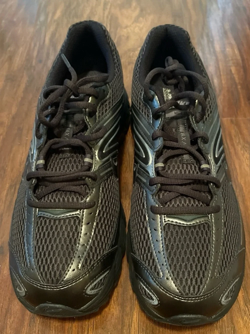 Nike Men’s Black air max moto 2k